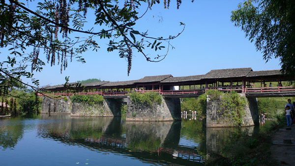 【標(biāo)準(zhǔn)】廬山、婺源、三清山、景德鎮(zhèn)、南昌、井岡山雙臥八天團(tuán)