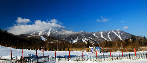 吉林霧凇.朝鮮民俗村.長(zhǎng)白山溫泉、魔 界、萬達(dá)滑雪雙飛五日游--B1